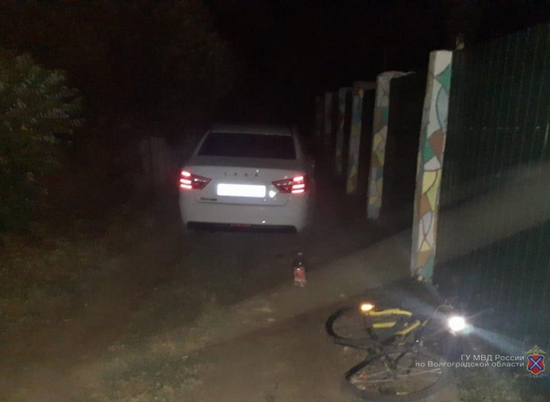 В дачном массиве Волжского 10-летний велосипедист угодил под колеса авто
