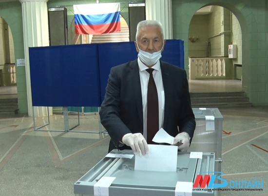 Председатель Волгоградской облдумы проголосовал за московское время