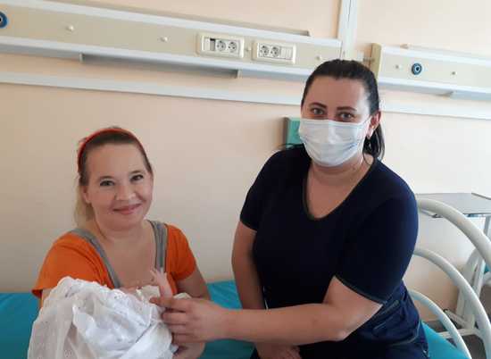 В Волгоградской области поддерживают мам с недоношенными детьми