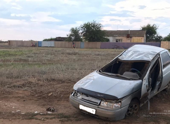 18-летний водитель без прав пострадал в ДТП в Волгоградской области