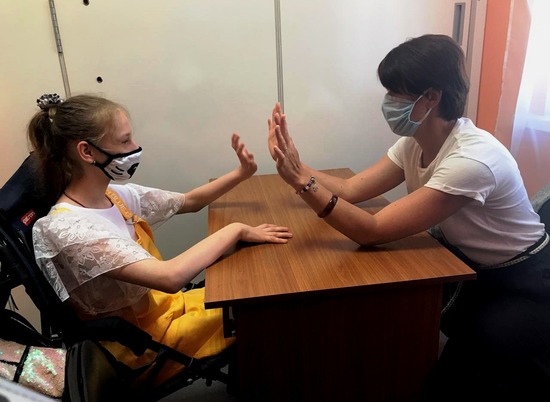 Дети-инвалиды вернулись к очным занятиям в реабилитационных центрах Волгограда