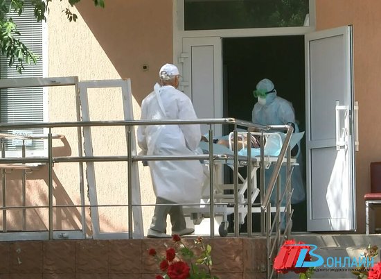 В Волгограде от коронавируса скончалась 72-летняя женщина