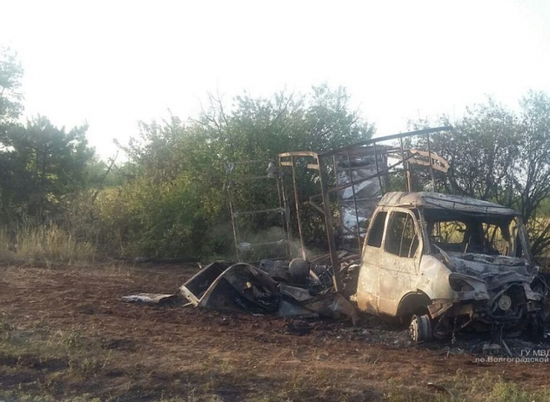 В результате ДТП в Дубовском районе сгорели два грузовика