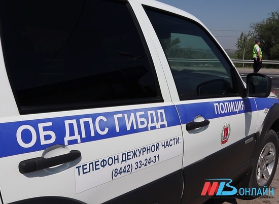 Две девочки пострадали в устроенном двумя автоледи ДТП в Волгограде