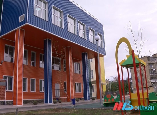 В Волгограде детский сад на Даугавской оснащают игровым оборудованием