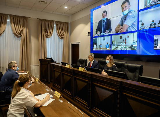 Пандемию пережили достойно: в Волгограде прошло заседание Совета по соцэкономразвитию