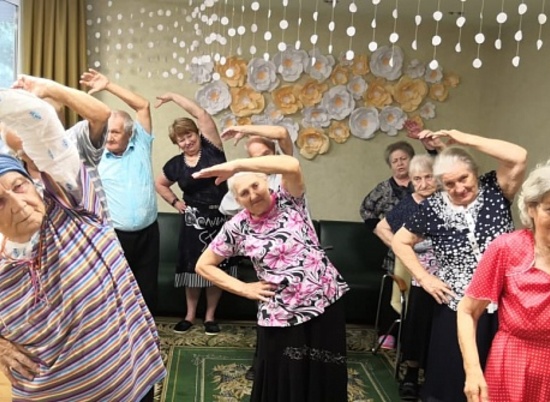 Пожилых людей приглашают в волгоградскую школу социального долголетия