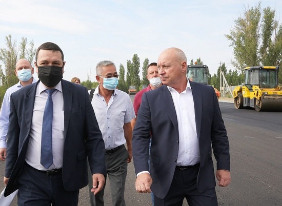 Глава Волгограда оценил ход строительства дороги на Электролесовской