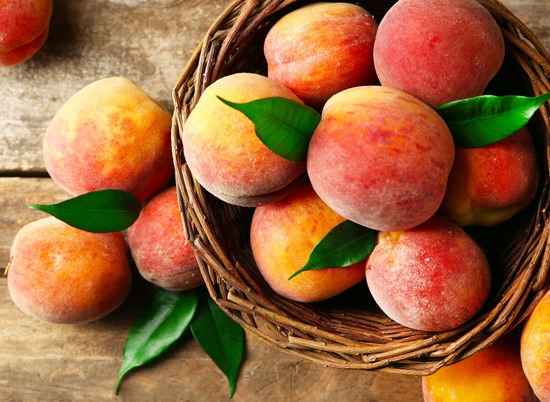Диетолог предупредила об опасности персиков для некоторых людей