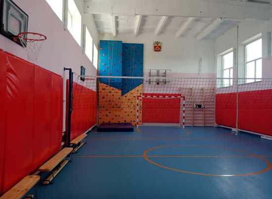 В сельских школах Волгоградской области обновляют спортзалы
