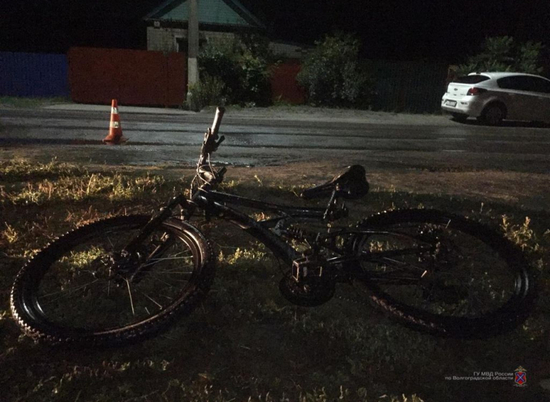 В Новоаннинском районе 15-летняя велосипедистка попала под колеса ВАЗа