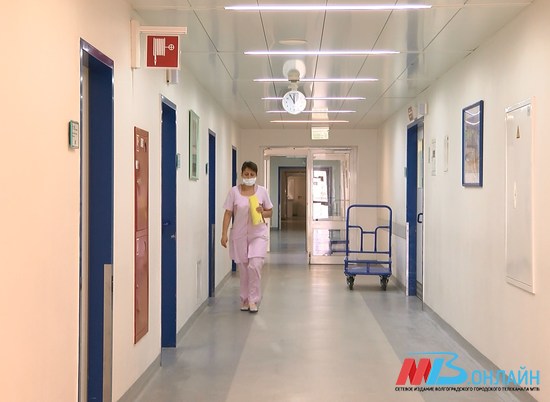 В трех больницах Волгоградской области объявили карантин из-за ковида