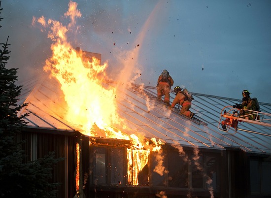 Пожар в Волгоградской области унес жизнь мужчины и женщины