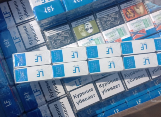 На рынке в Нехаевском районе изъяли более 4000 пачек сигарет