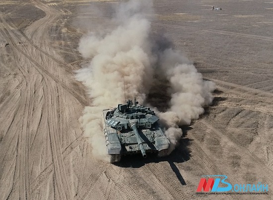 Генрепетиция "АРМИ-2020": журналист МТВ увидела "летающий" танк