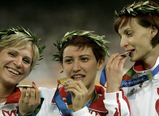 16 лет назад Татьяна Лебедева поднялась на верхнюю ступеньку олимпийского пьедестала