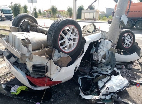 В Волжском погиб водитель иномарки после ДТП на трамвайных путях