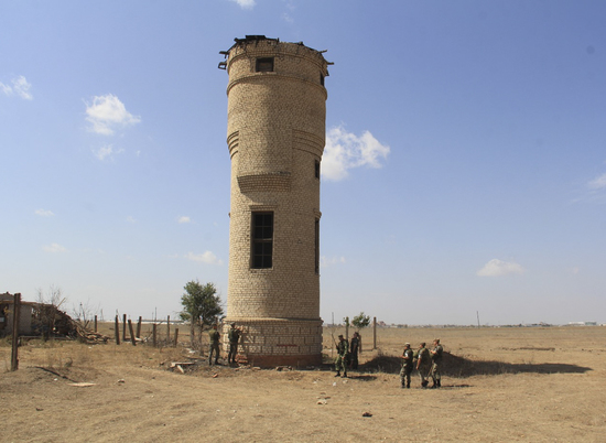 В Волгоградской области военные снесли водонапорную башню