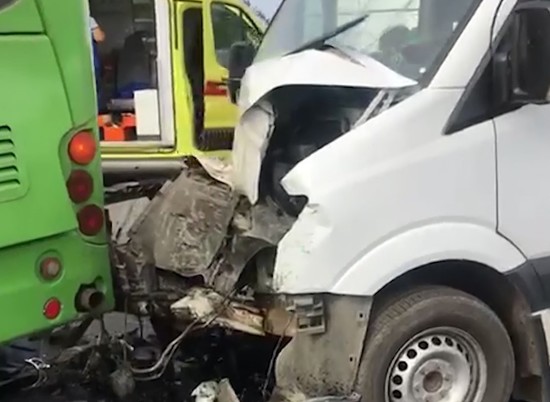 Три человека пострадали в ДТП с маршруткой и автобусом под Волгоградом