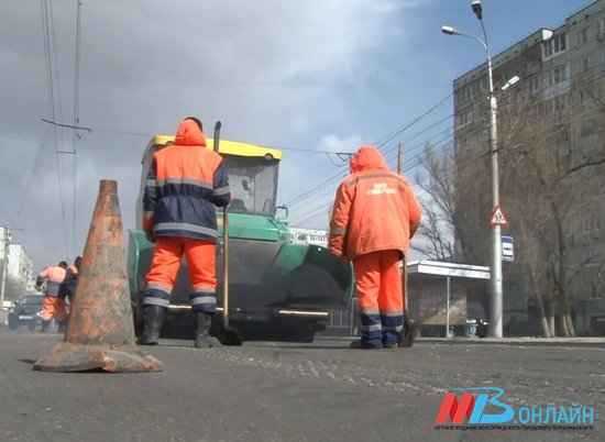 В Волгограде на улице Ростовской завершается реконструкция дороги