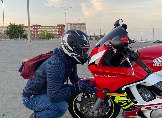 В Волгограде на нулевой продольной разбился мотоциклист