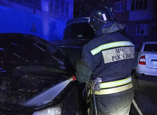 В Волгограде из-за неисправной электропроводки сгорел новый «Рено»