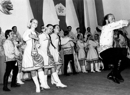 В эти дни, 40 лет назад волгоградские танцоры поразили французов зажигательными танцами