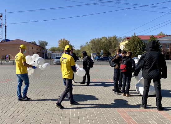 Волонтёры из Котельниково помогли благоустроить музей казачьего быта