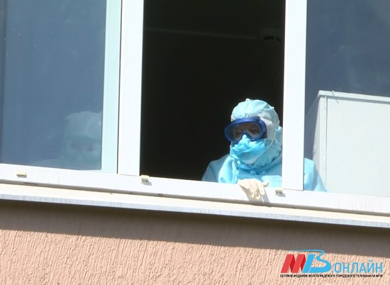 Коронавирусный пациент выпал из окна 3-го этажа волгоградской больницы