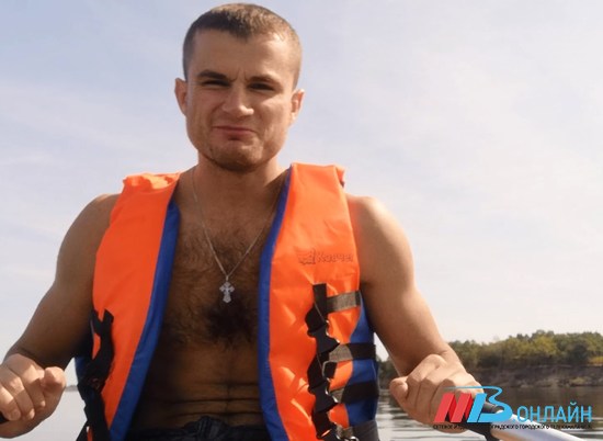 Рыбак из Волгограда проплыл 400 км до Астрахани на надувной лодке