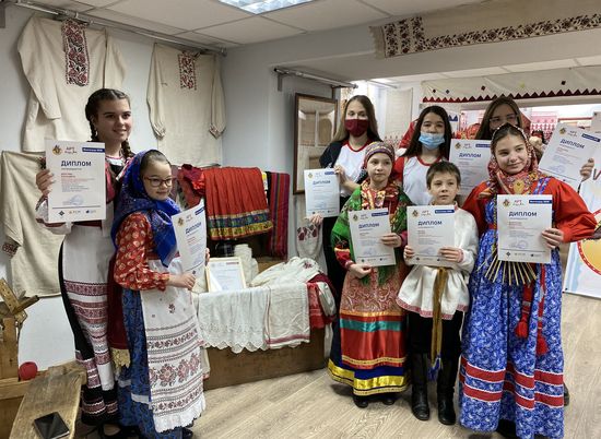 800 волгоградских школьников стали участниками проекта «Арт-избушка»