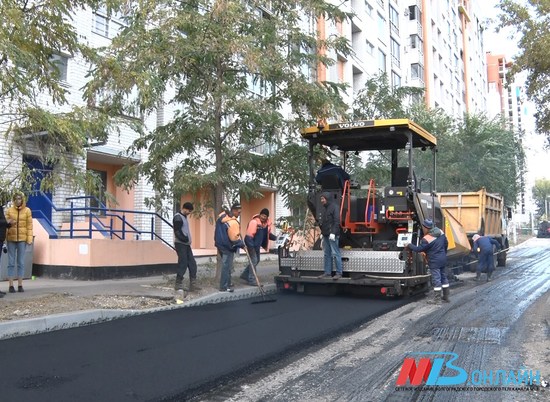 В Волгограде пересмотрят планы на дорожный ремонт в 2021 году
