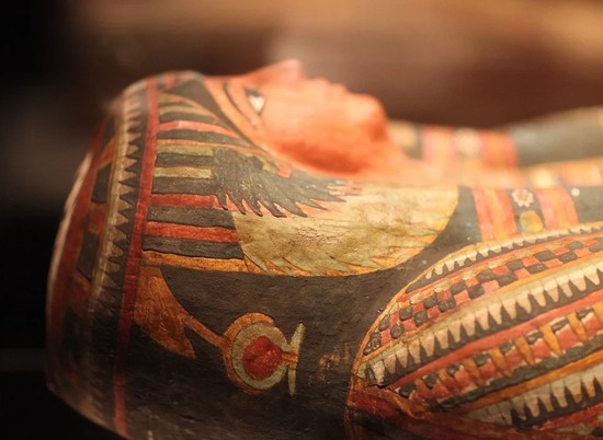 Внутри египетской мумии обнаружен древний ритуальный амулет