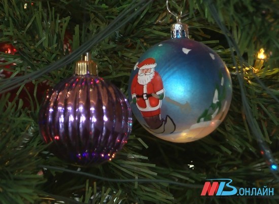 Школам и детсадам Волгоградской области разрешили новогодние праздники