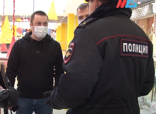В Волгограде проверили соблюдение масочного режима в торговых центрах