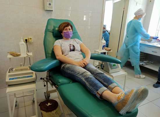 В Волгоградской области 1495 человек сдали антиковидную плазму