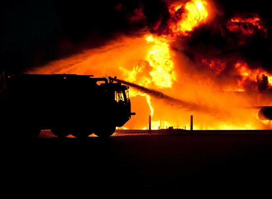 В Волгоградской области сгорели 100 тонн сена и машина