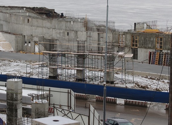 В Волгограде завершают бетонировать опоры моста через Нулевую продольную
