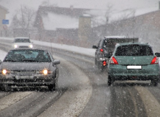 Волгоградских автолюбителей призывают отказаться от поездок на дальние расстояния