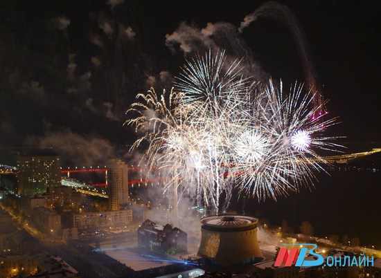 Новогодний фейерверк озарит небо над Волгоградом в час ночи 1 января