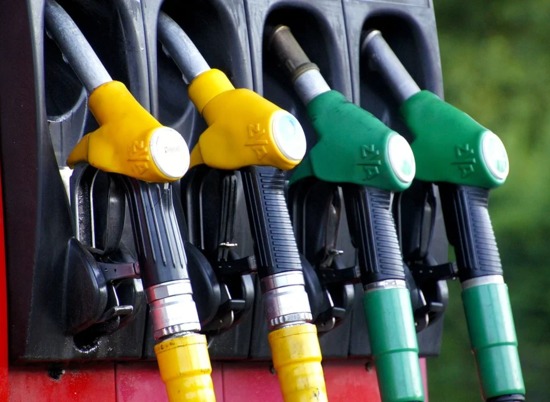 Волгоградцев удивили новые цены на бензин