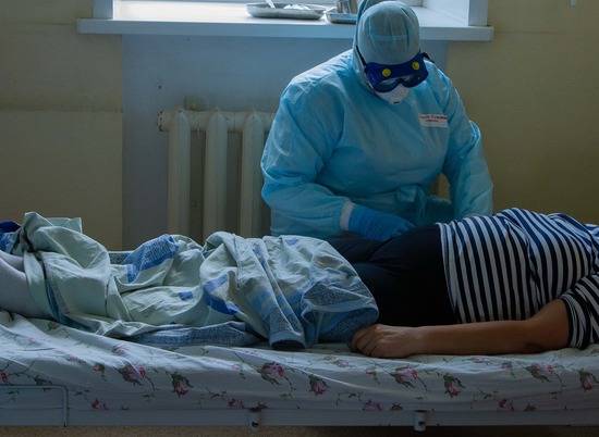 В Волгоградской области от коронавируса скончались 4 женщины и 2 мужчины