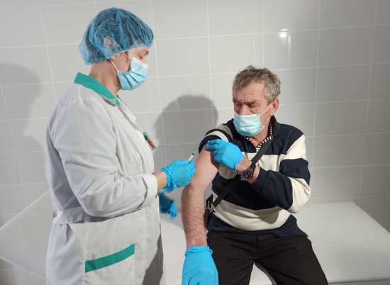 В Волгоградской области появилась новая вакцина «ЭпиВакКорона»