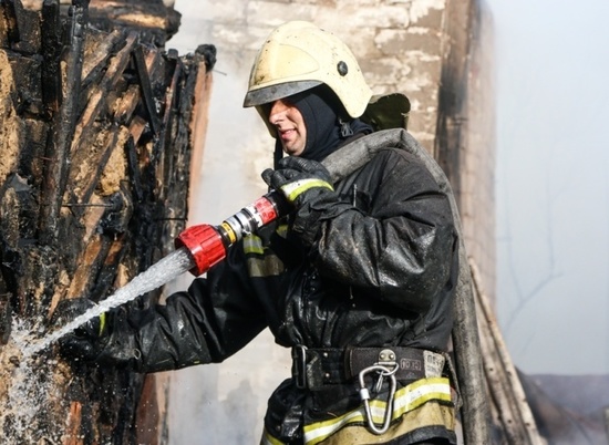 В Волгограде из-за замыкания едва не сгорел гараж