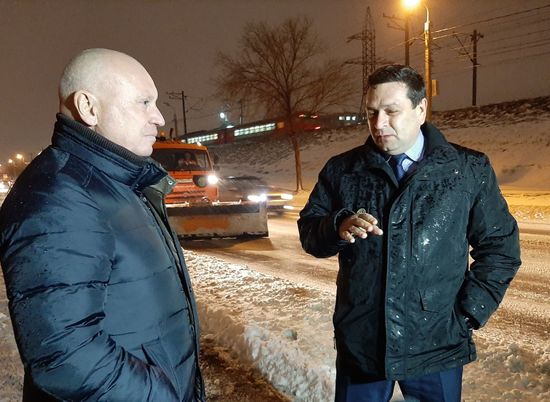Виталий Лихачев проинспектировал очистку дорог Волгограда от снега