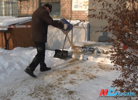 Госжилнадзор проверил качество расчистки дворов Волгограда