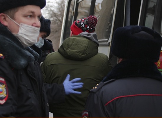 На акции в поддержку Навального в Волгограде задержаны 63 участника