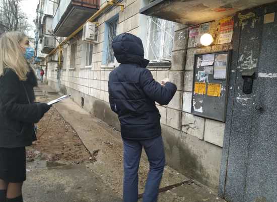 Инспекторы ГЖИ выявили 200 нарушений теплового контура подъездов домов