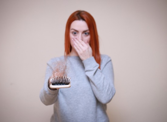 Волгоградцев предупредили о возможном выпадении волос после COVID-19
