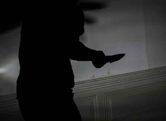 Напавшему на фельдшера с ножом волгоградцу грозит до 15 лет тюрьмы